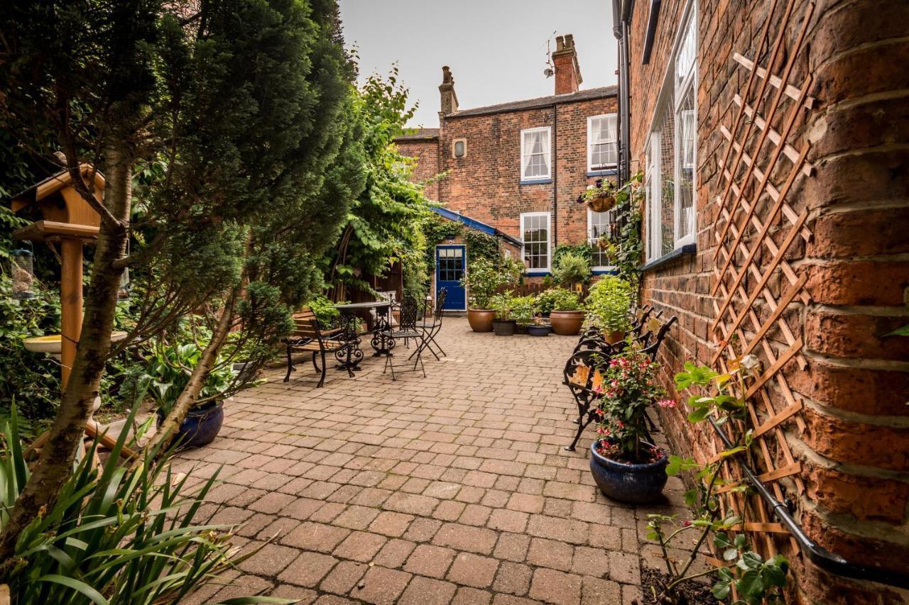 Albert House Brigg Exterior photo
